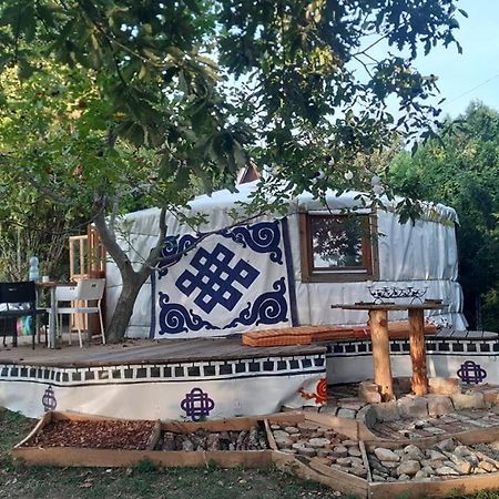 Jurta Az Erdo Mellett Dezsaval-Keresz-Tanya Hotel Pilisszentkereszt Ngoại thất bức ảnh