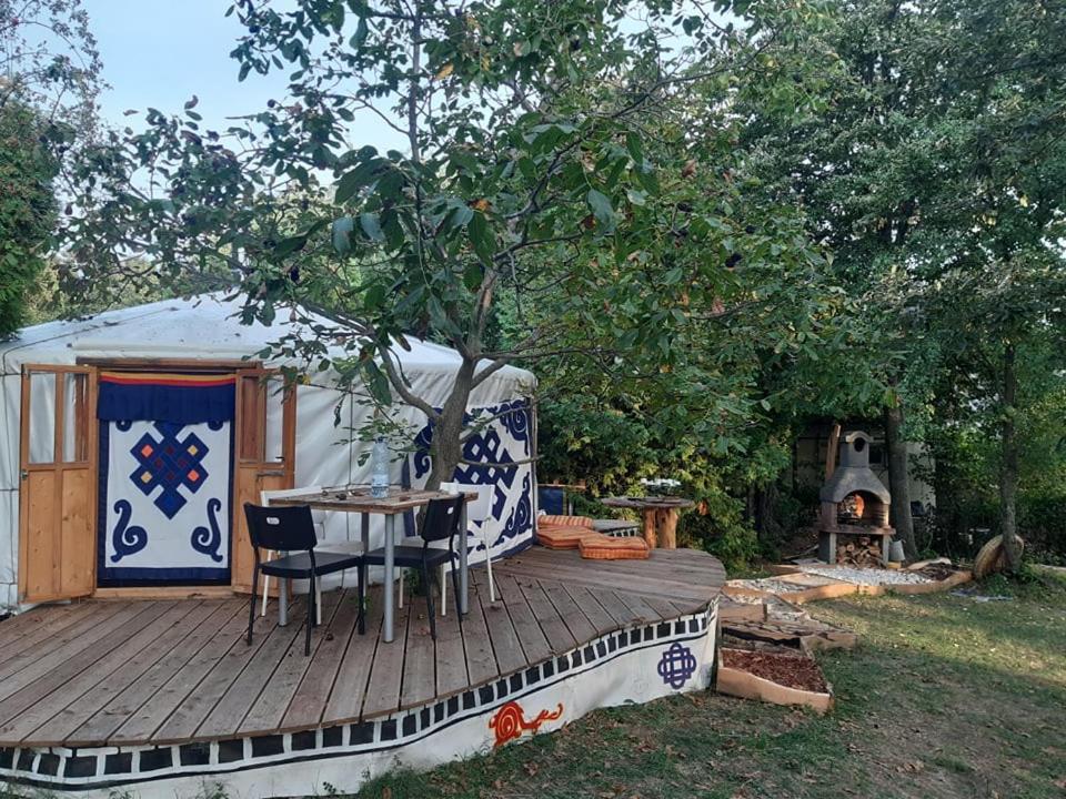 Jurta Az Erdo Mellett Dezsaval-Keresz-Tanya Hotel Pilisszentkereszt Ngoại thất bức ảnh